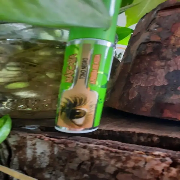 Black mascara green tea 